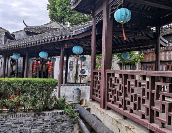 机智问答网页-快速解答你的问题-试吃“嗨吃家”酸辣粉,酸爽劲道,比店里的还好吃